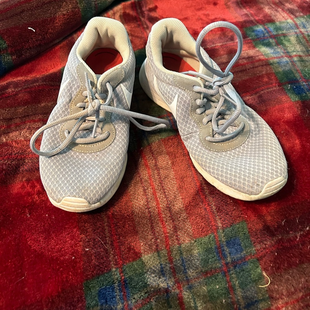 different brands of shoes size 4-7